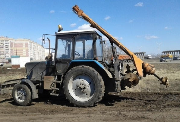 ямобур мтз 82, трактор мтз 82, ямобур на мтз, бурильная машина бм-205д, бурильно-крановая машина бм-205д