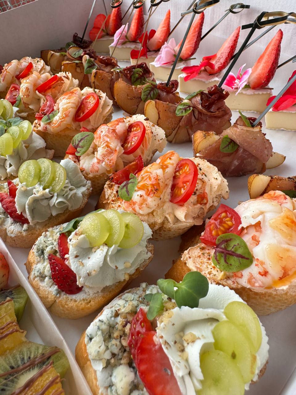закуска, закуска для фуршета, мини закуски, брускетты ассорти, кейтеринг закуски