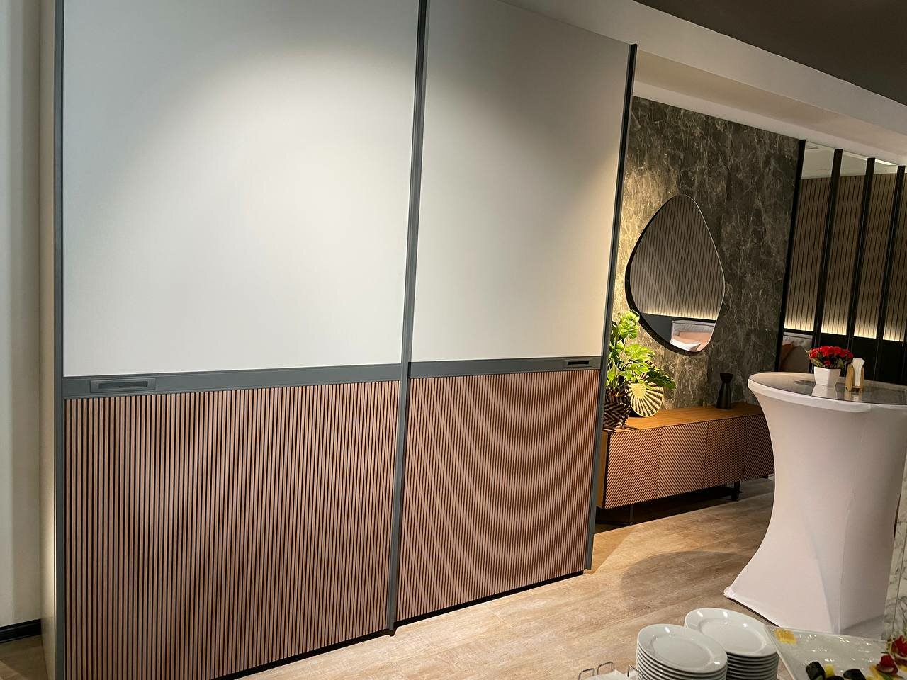 стильные шкафы купе, шкаф flua raumplus, шкаф купе современный, шкаф купе sliding-door wardrobe, модные шкафы купе