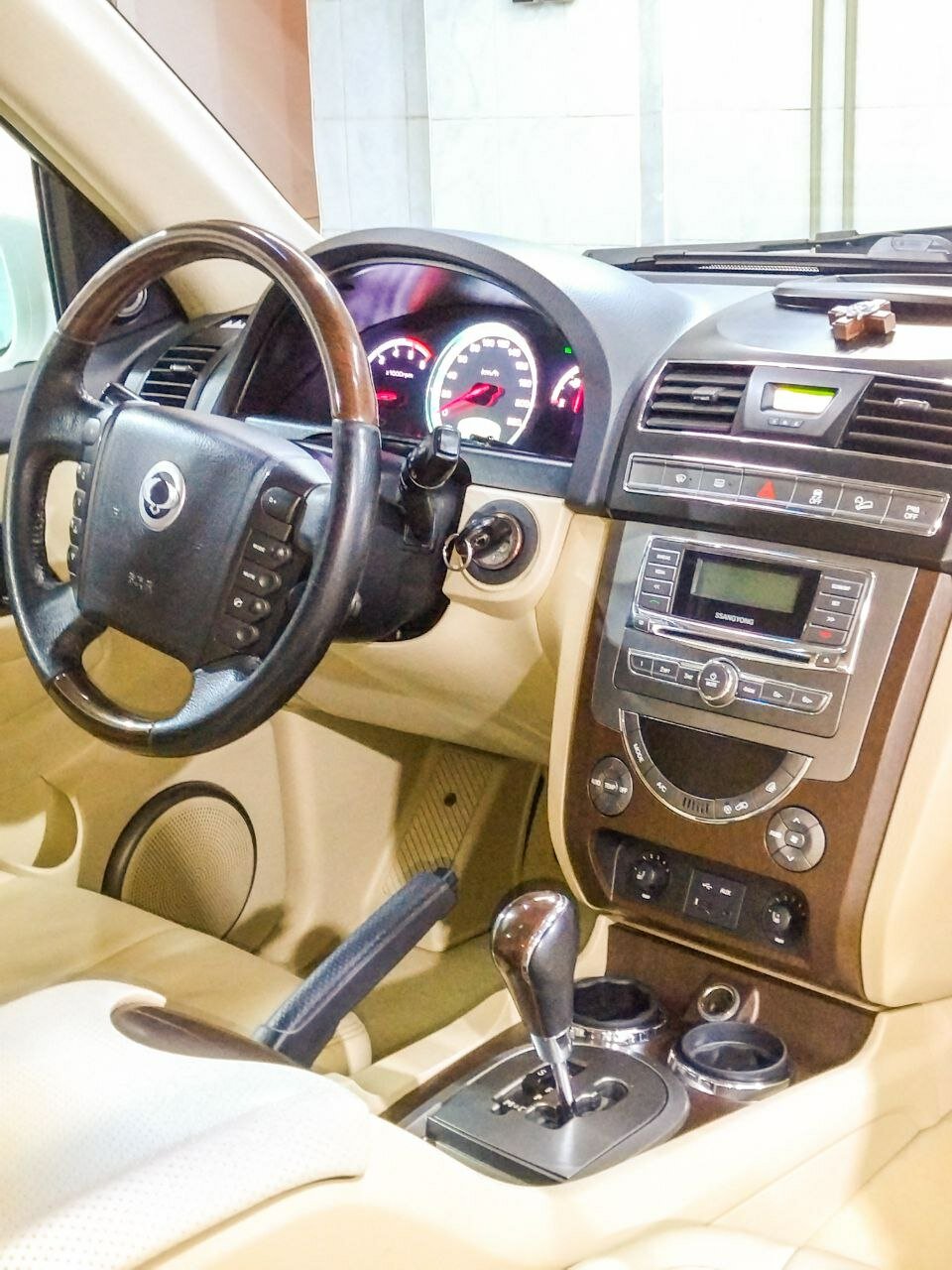 санг енг рекстон, рекстон санг йонг, ssangyong kyron салон, рекстон, Maserati Quattroporte V