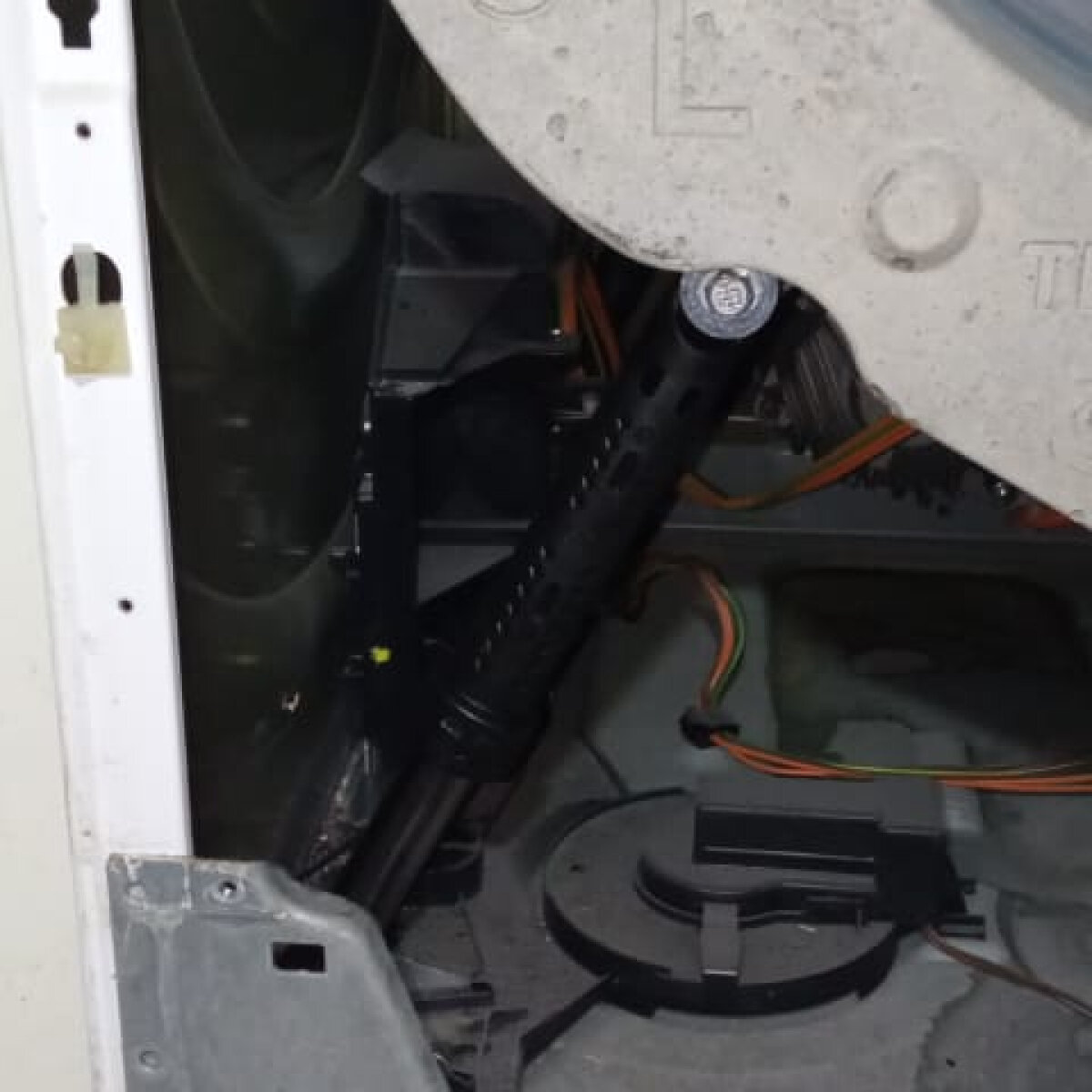 амортизатор для стиральной машинки самсунг, занусси стиральная fa832 машинка, peugeot expert l3h2, восстановление амортизаторов стиральной машины, mercedes-benz vito багажник