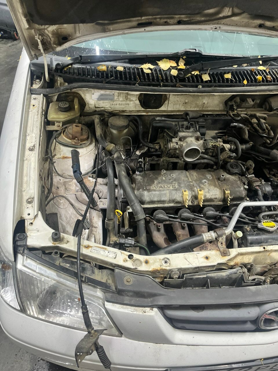 двигатель мазда капелла 2.0, двигатель mazda familia, мазда капелла 1.8 двигатель, мазда премаси 2000 1.8 подкапотка, двигатель мазда