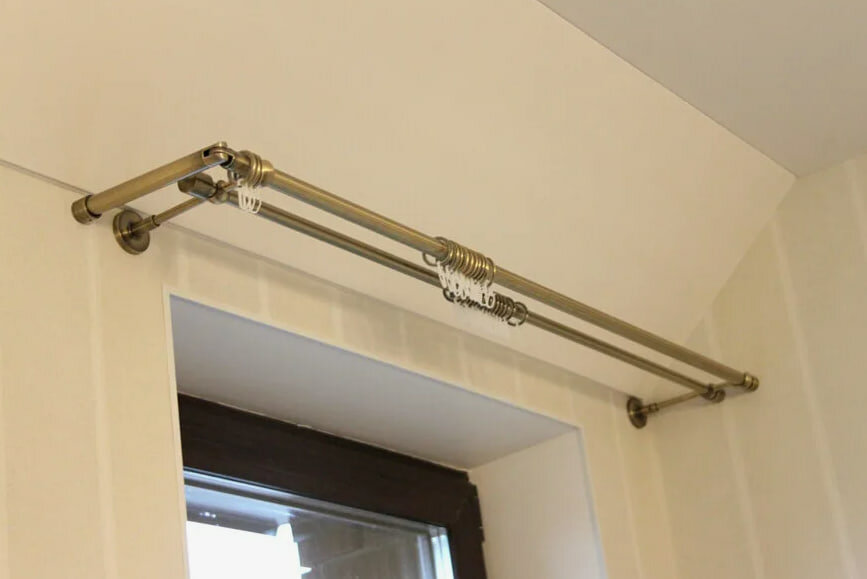 Установка настенных карнизов