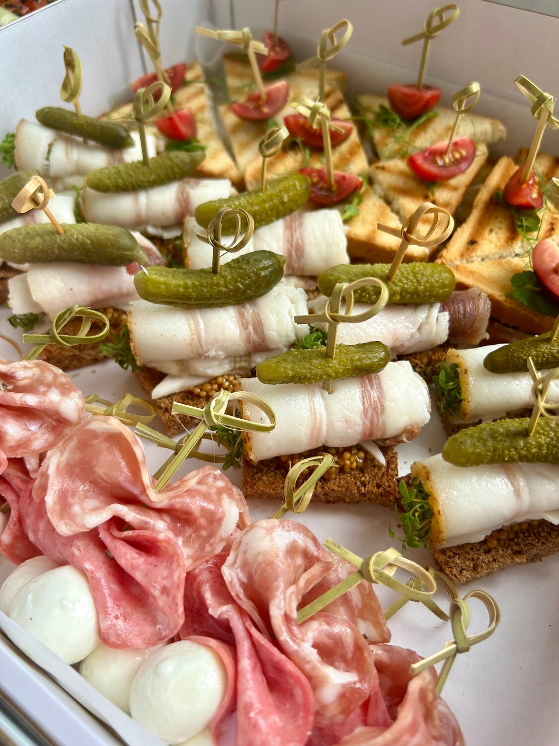 закуска для фуршета, закуска, канапе, канапе для фуршета на шпажках рецепты, закуска канапе