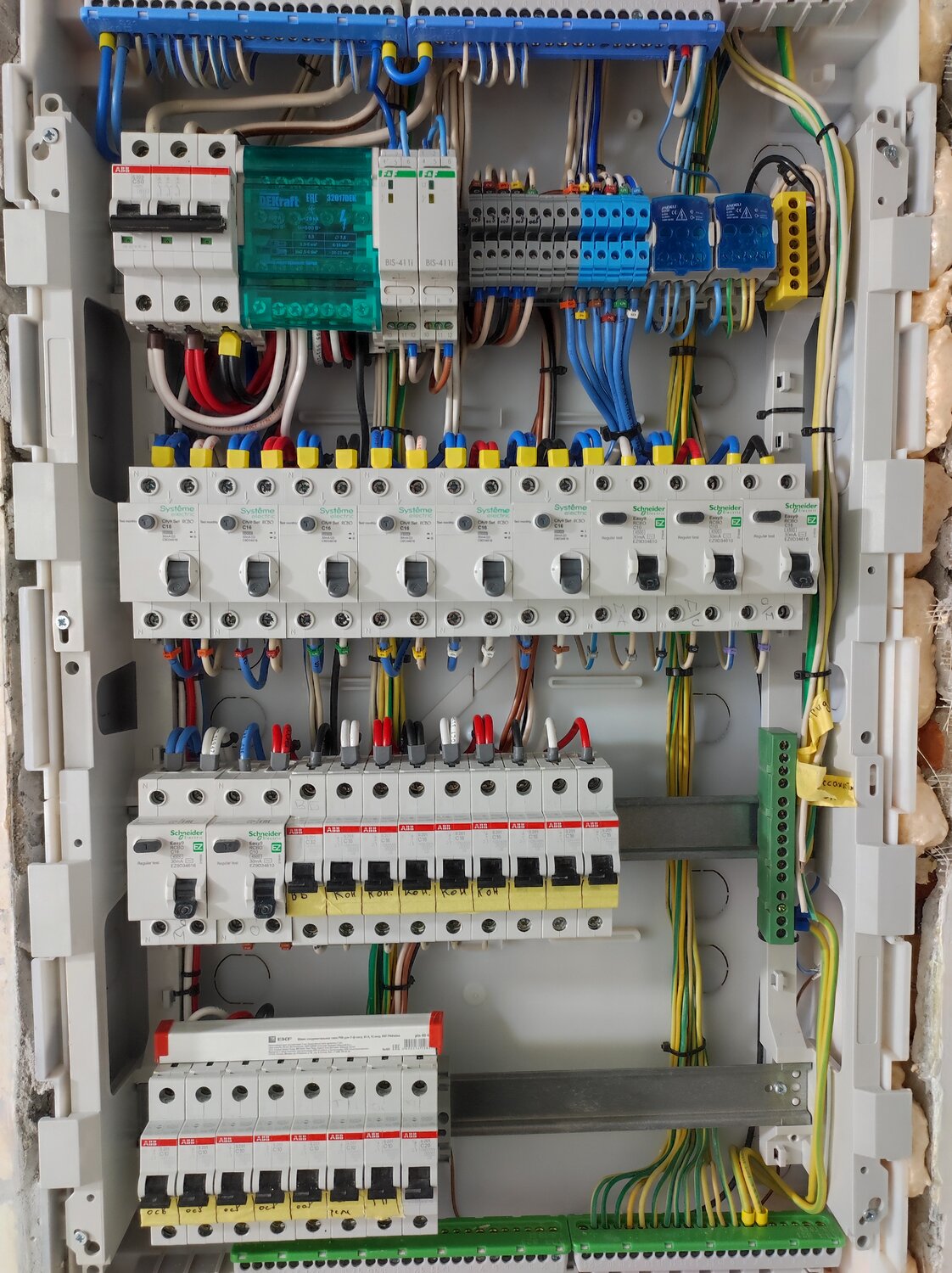 сборка электрощита, сборка электрического щита, монтаж электрощита, электрика монтаж, электрощит
