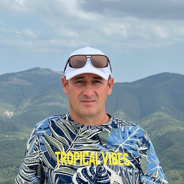 Игорь Антонов