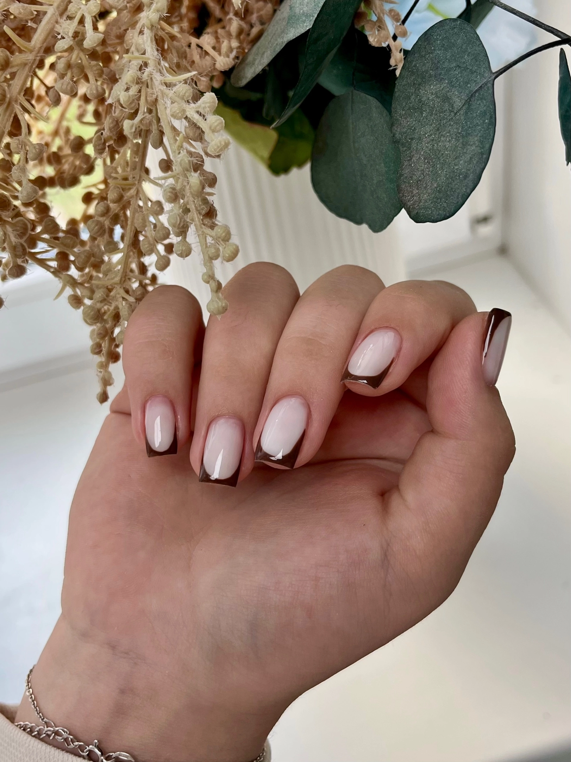 ногти, маникюр молочный френч, ногти короткие маникюр, короткие квадратные ногти маникюр, френч