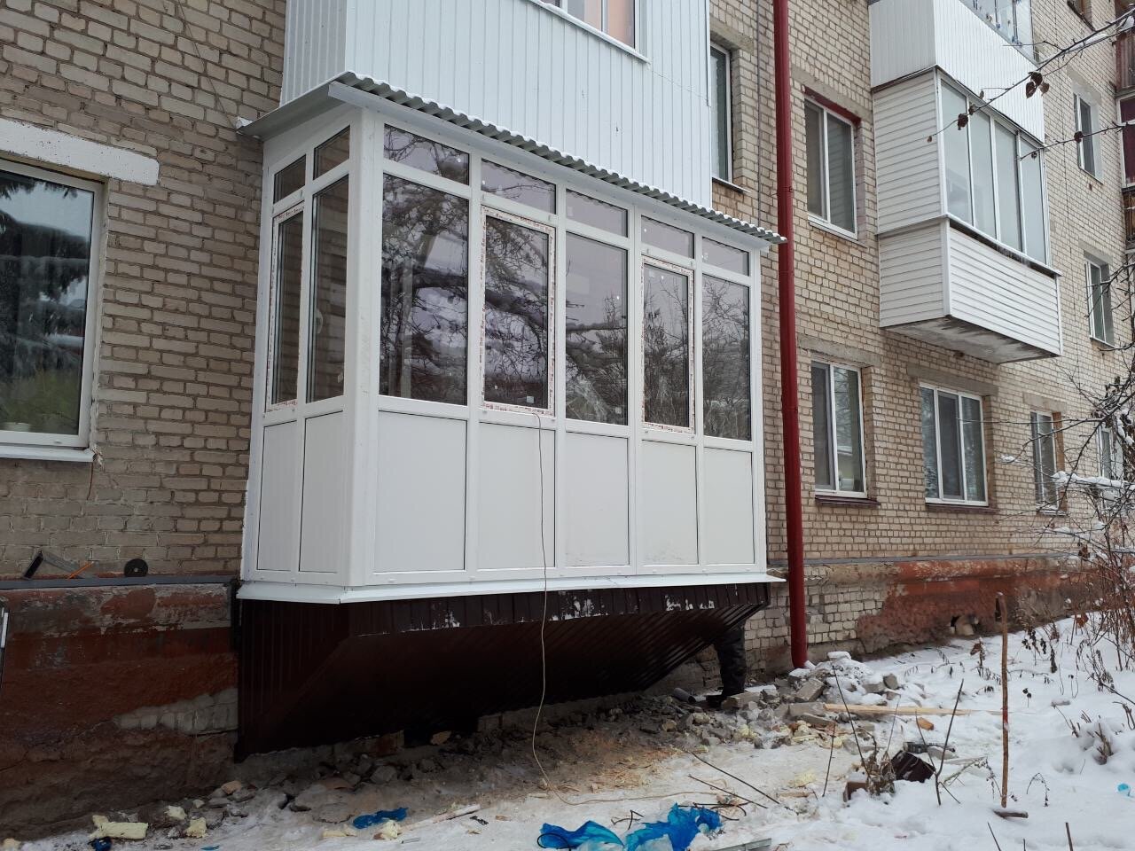 остекление балконов и лоджий, остекление балкона на 1 этаже, балкон, застеклить балкон на первом этаже, навесной балкон