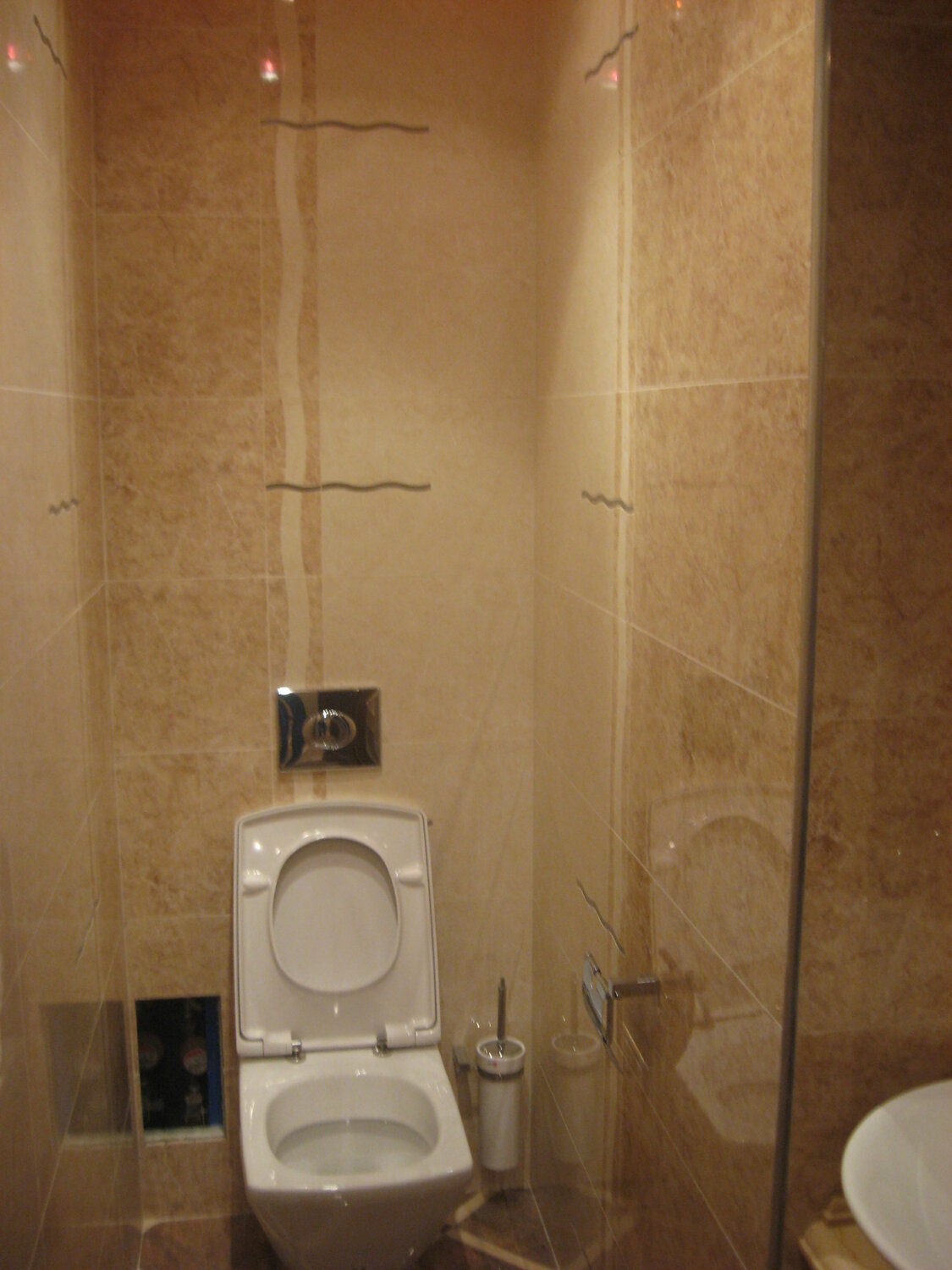 санузел, квартира, отделка туалетов дск, туалет с инсталляцией и гигиеническим душем, туалет