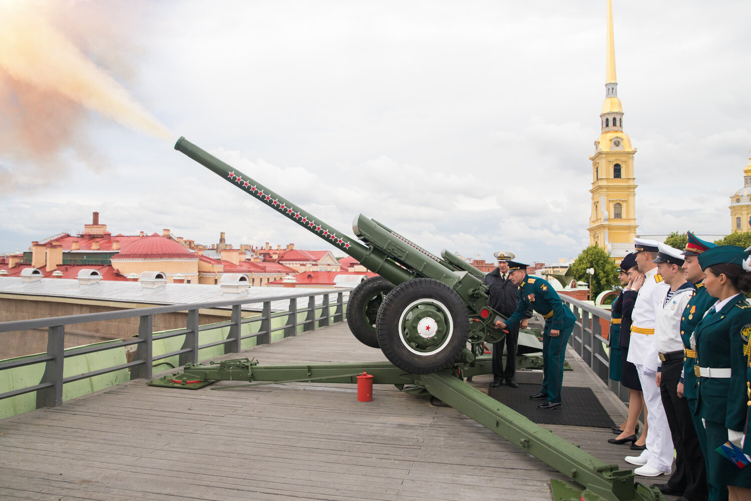 петропавловская крепость в санкт-петербурге пушка, петропавловская крепость в санкт-петербурге пушка стреляет, петропавловская крепость гаубица, полуденный выстрел с петропавловской крепости обуховский завод, полуденный выстрел с петропавловской крепости 11.11.2020