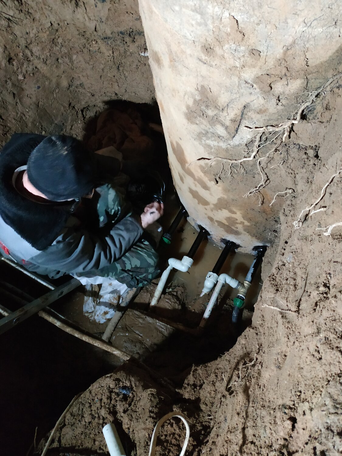 прорыв центрального водопровода, канализация, водопровод, прокладчик труб под землей, водоснабжение
