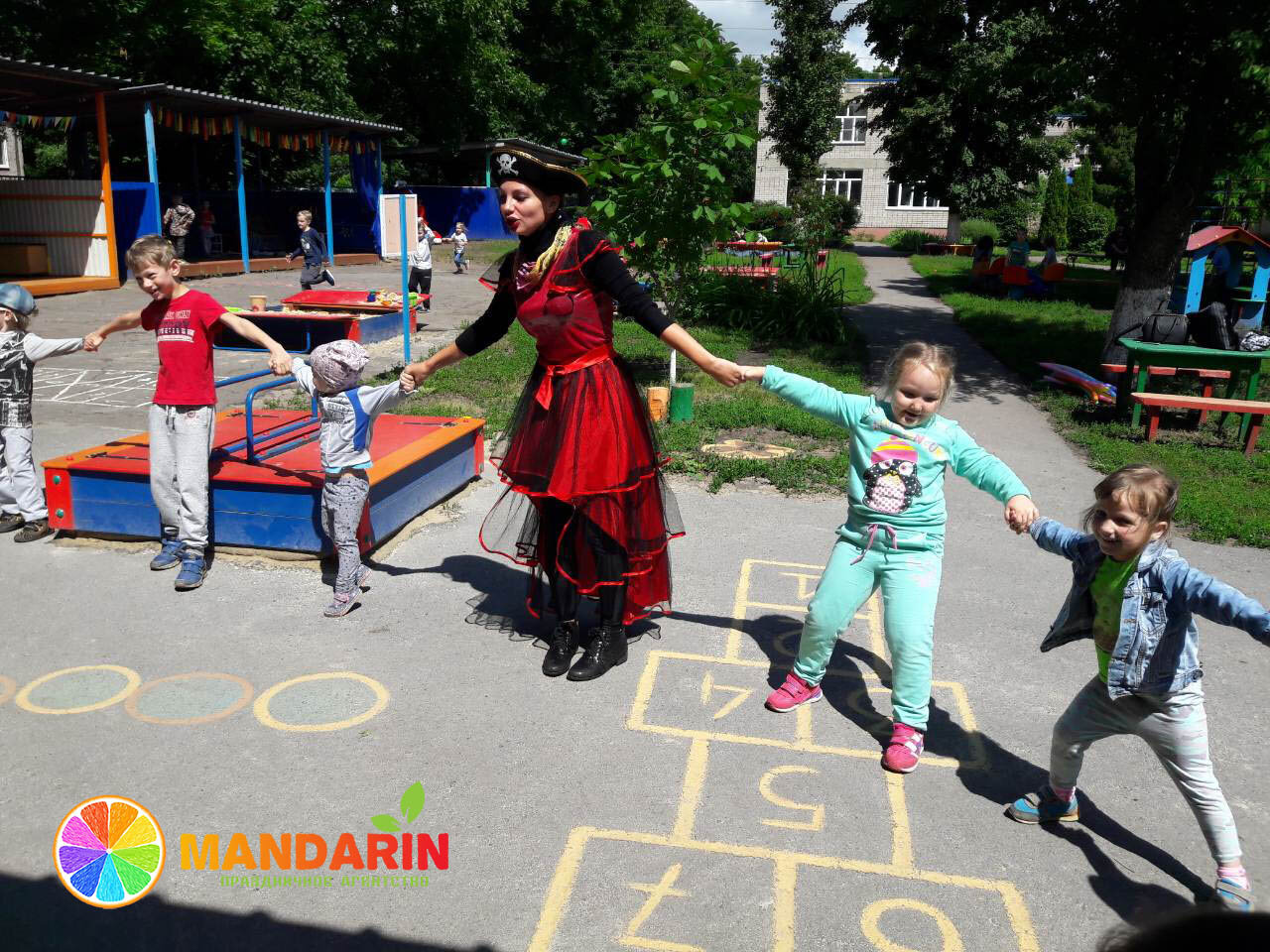 народные игры в дет саду, детский сад, детский праздник, в парке, международный день танцы в парке