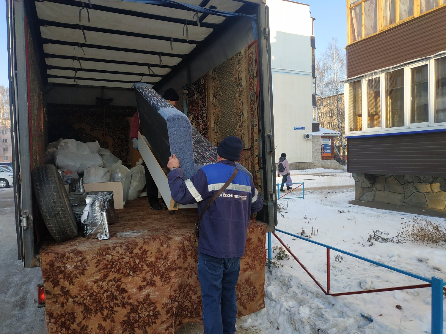 грузчик, грузчики екб, грузчики зима, грузчики хабаровск, грузчики частники
