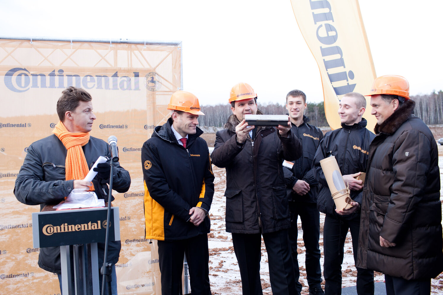 строительство, завод континенталь в россии, строек, новый завод, человек