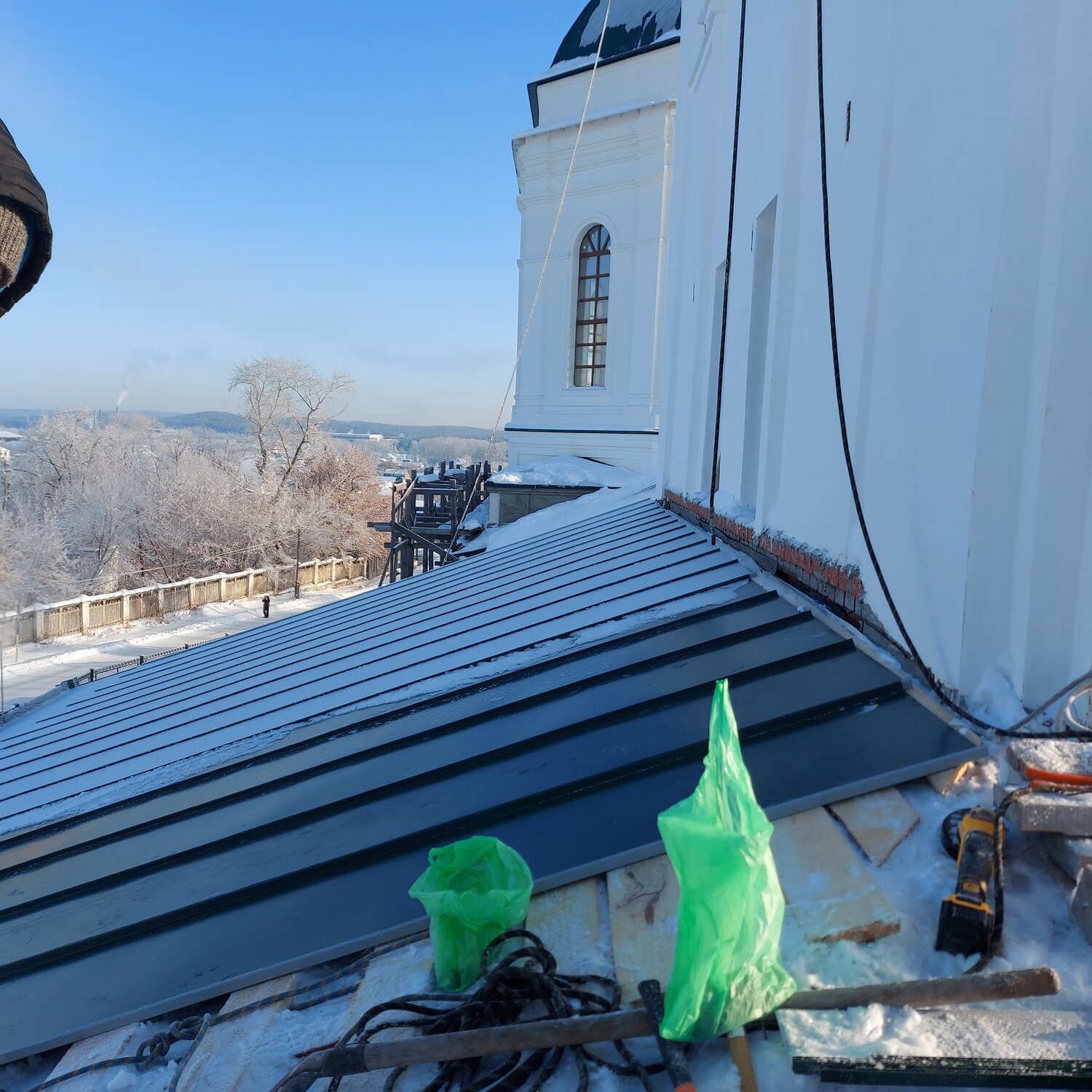 фальцевая кровля, крыша, кровля, монтаж фальцевой кровли, покрытие кровли