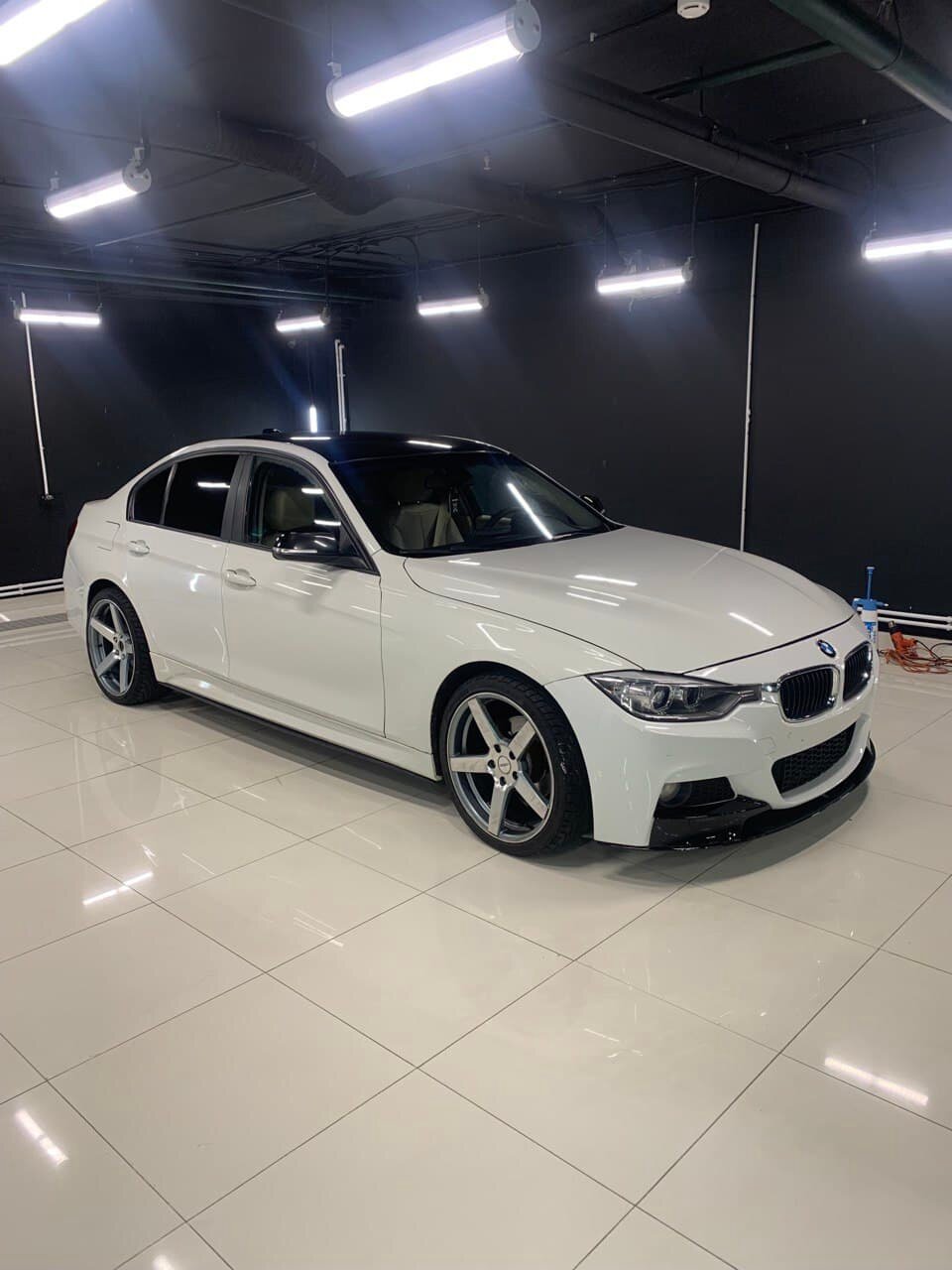 белая бмв, bmw f30, bmw 3, бмв 3 серии новая, BMW 3er V (E9x) Рестайлинг