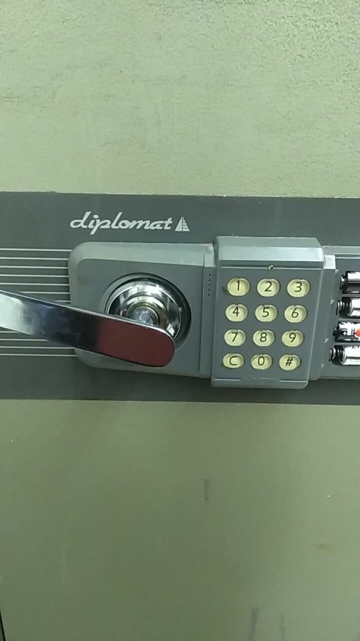 сейф mc-530 diplomat, сейф diplomat 530, замок сейфа diplomat 125 en, сейф diplomat 070ен, сейф