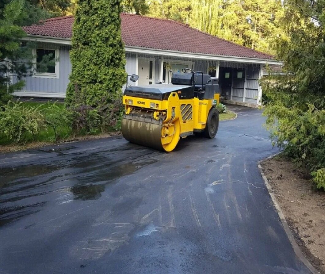 асфальтирование дорог, каток bomag, асфальтирование двора частного дома, каток для укладки асфальта, асфальтовый каток