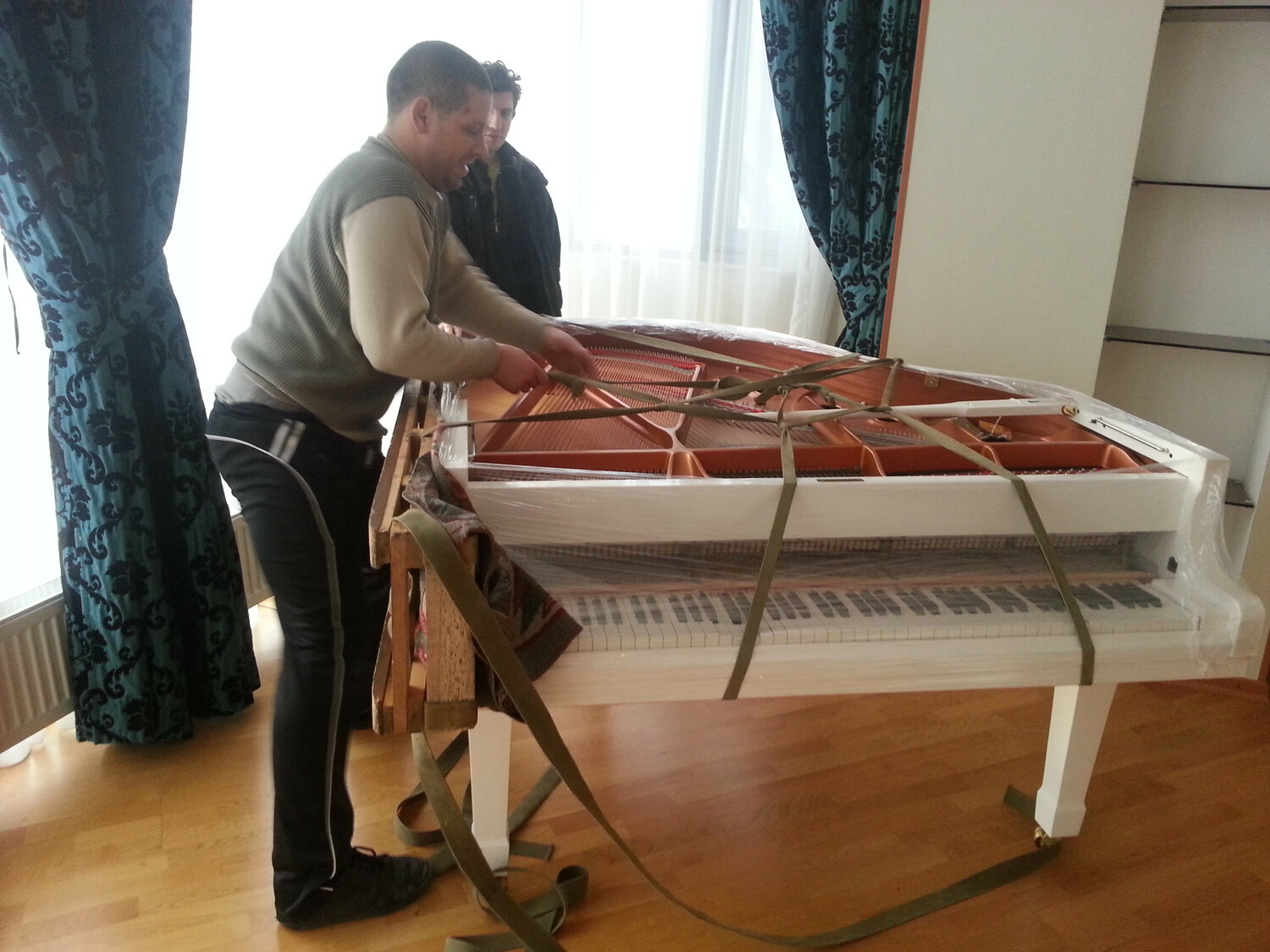 пианино, музыкальный инструмент, китайский народный инструмент струнный, рояль, передвигают пианино