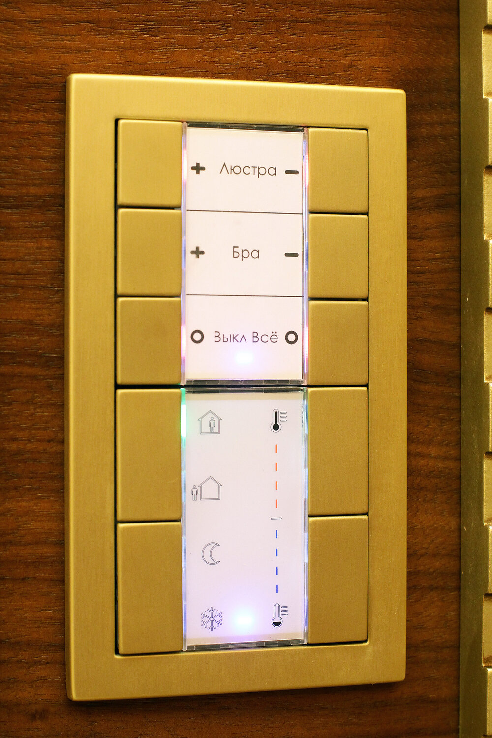 merten панель управления knx, прибор, gira knx выключатели, knx выключатели 4 клавишные, выключатель