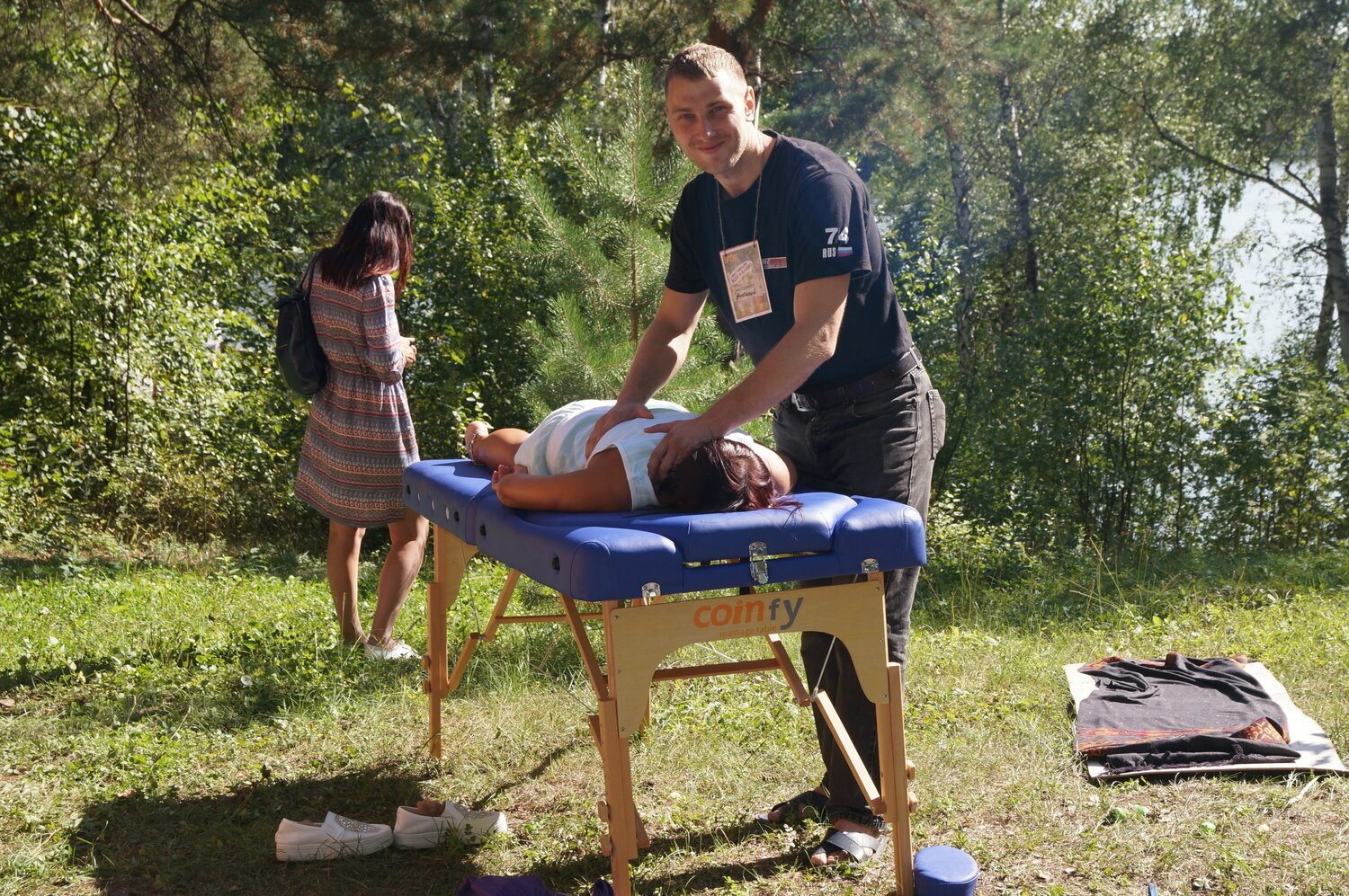 человек, массажист, массаж, массаж на природе, тела