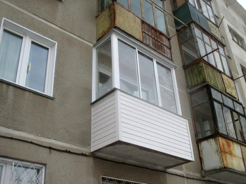 балкон, лоджия с улицы, лоджии балконы снаружи с выносом, балкон в панельном доме снаружи, балкон хрущевка снаружи