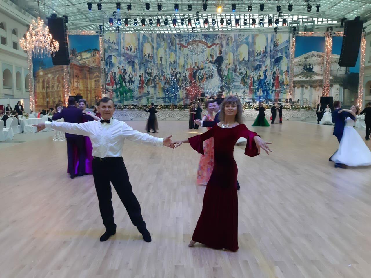 танец на зимний бал, зимний бал, бальные танцы, вальс, рождественский бал