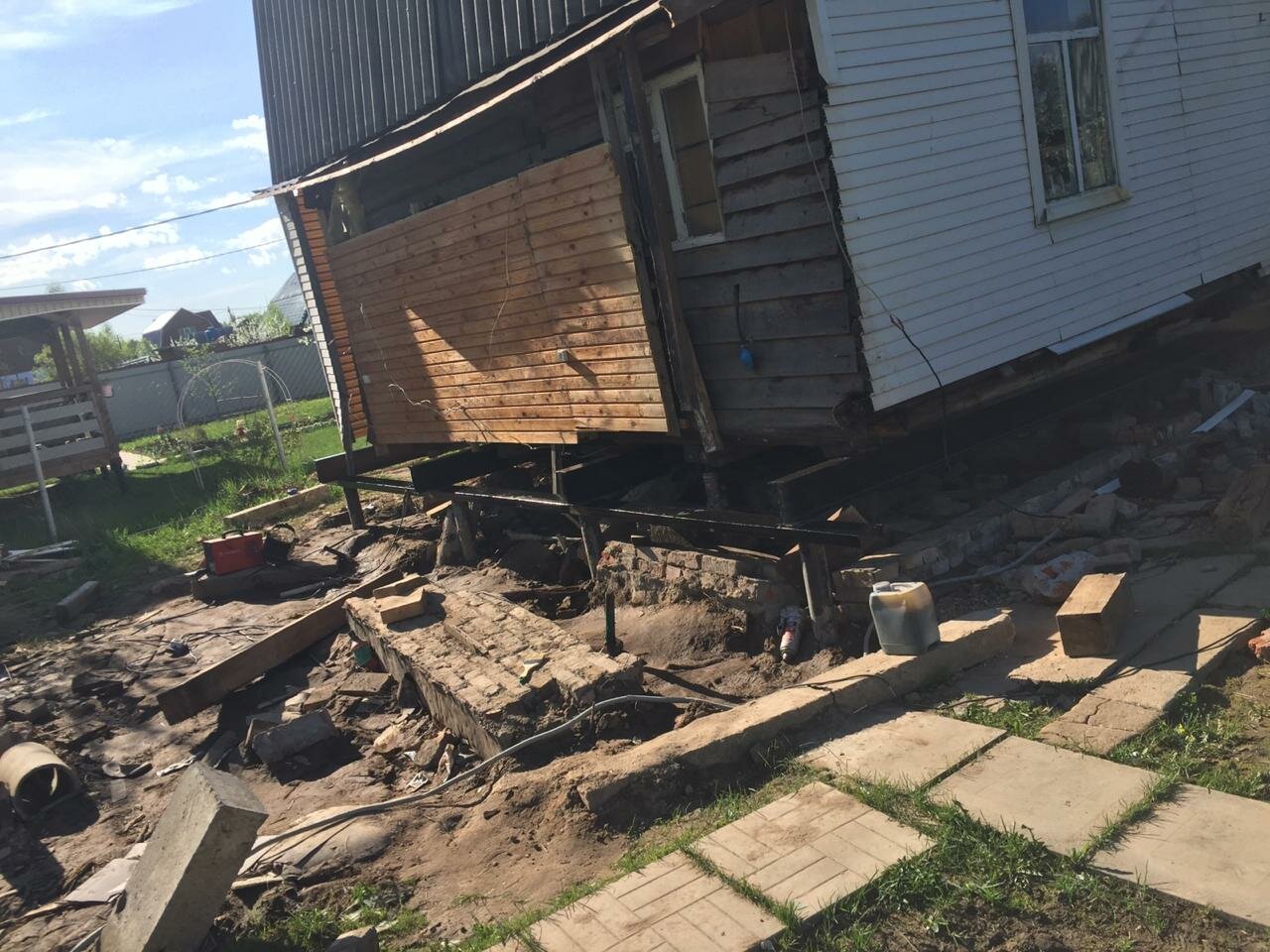 подъем дома на винтовые сваи, подъем дома на винтовые сваи казань, подъем дачного дома на винтовые сваи, подъем садового домика на винтовые сваи в иваново., подъем дома на винтовые сваи без двутавра
