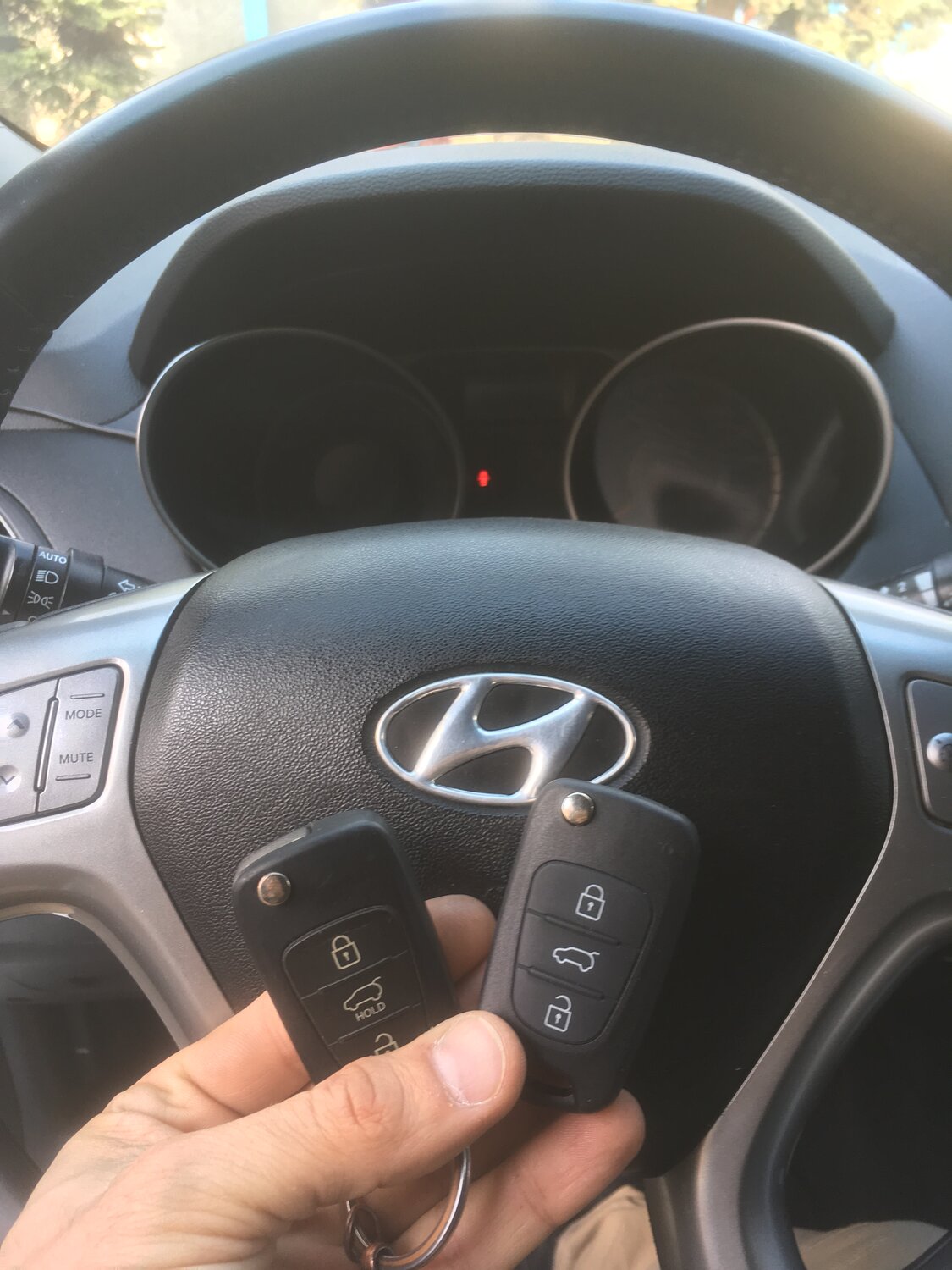 hyundai ix35, автомобиль, hyundai solaris, расшифровка кнопок на руле автомобиля hyundai ix35, руль солярис 2018 максималка