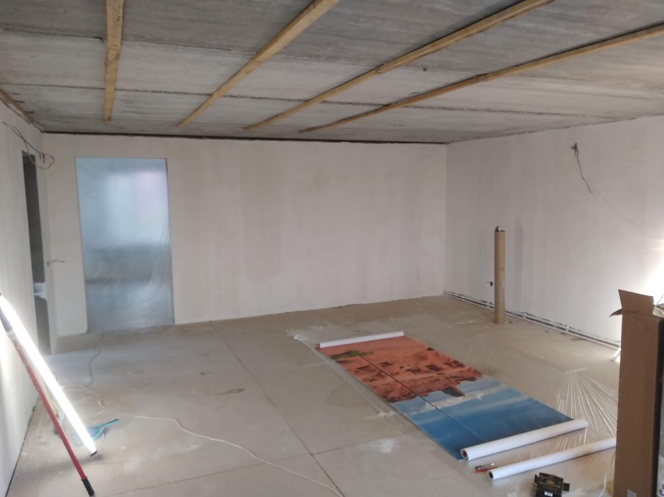 гараж в чистовой отделке в коттедже, помещение, гараж, пол, в доме