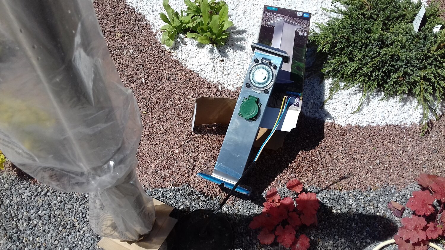 техника, виброплита, садовый измельчитель, цветы к памятнику своими руками, посадочная яма для саженцев