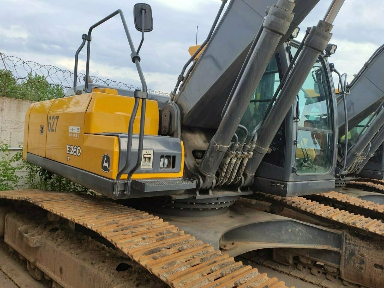 325 экскаватор, экскаватор гусеничный джон дир 260, john deere экскаватор e260lc, экскаватор, спецтехника экскаватор