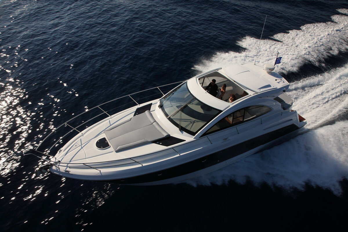 beneteau 44 gt, яхта принцесса 30м, моторная яхта, яхта beneteau gt44, яхта absolute 52