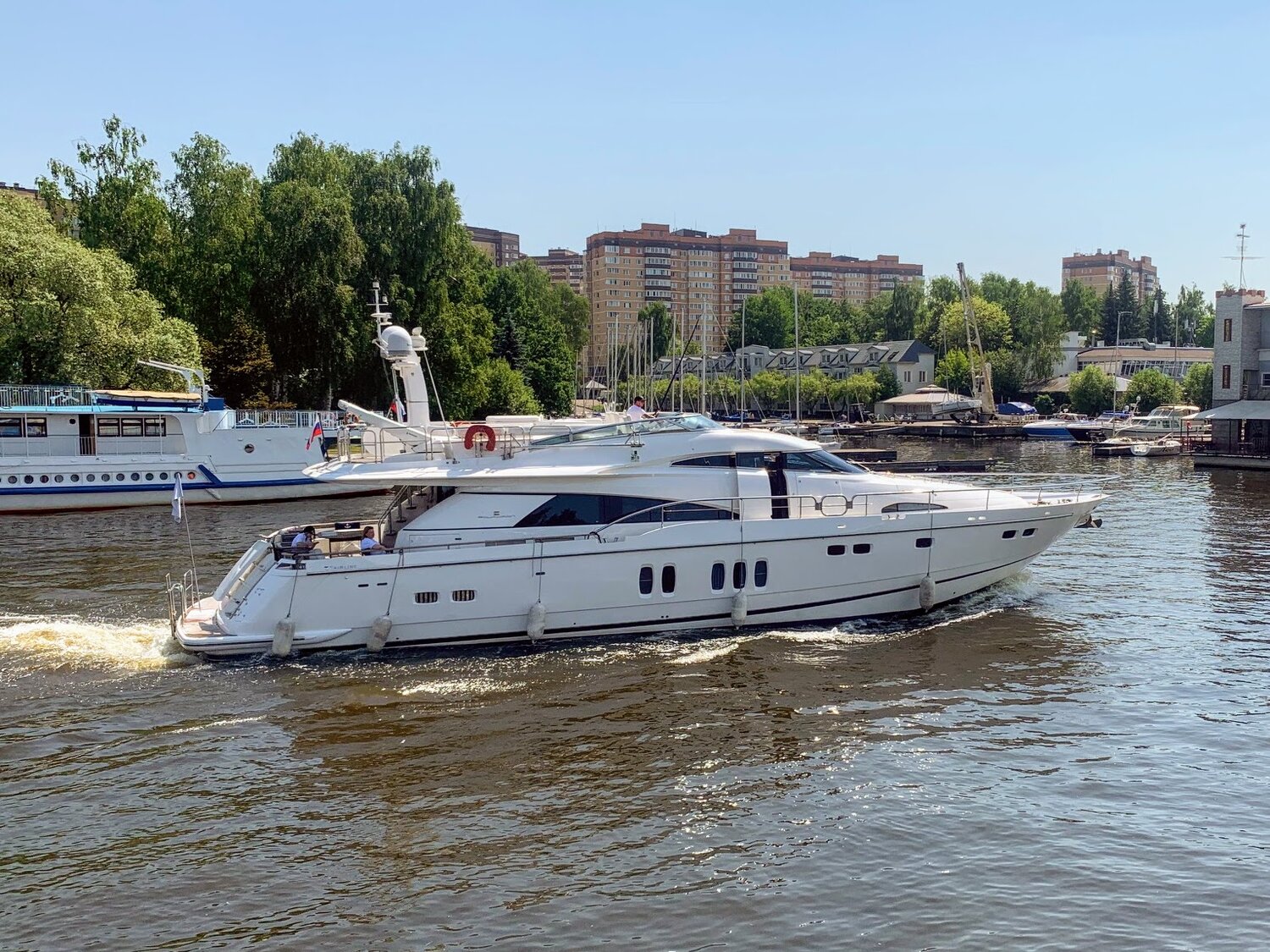 моторная яхта, яхта кристи, princess 45 яхта, яхта элеганс 64, яхта