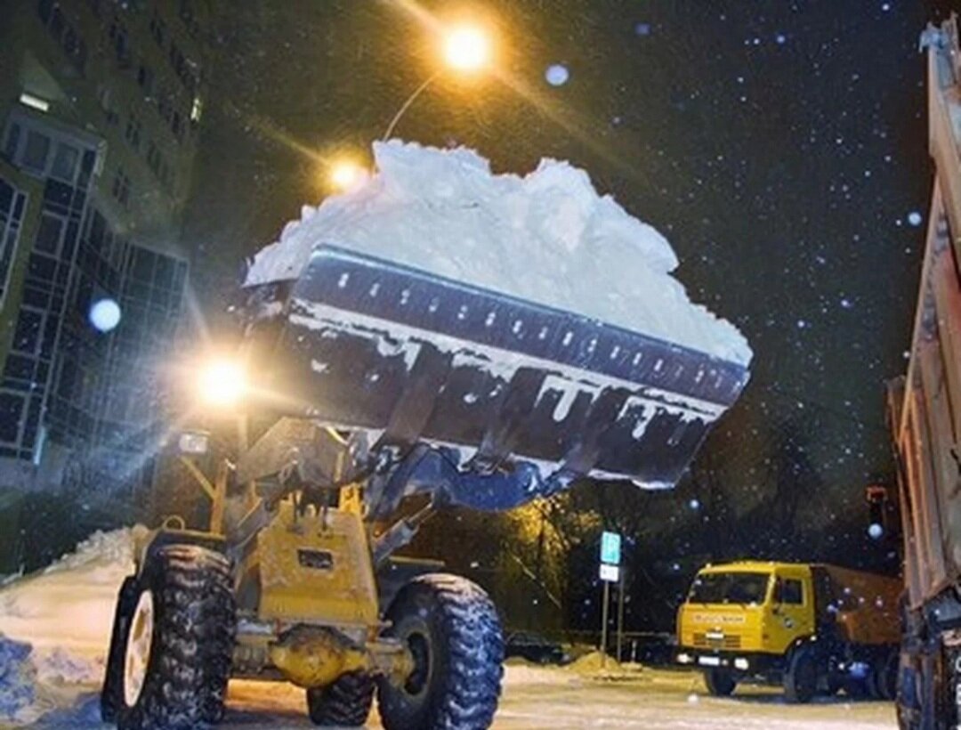 вывоз снега в камазе ночью, грузовик в снегу, самосвал, снегоуборочная техника, норильск завалило снегом 2020