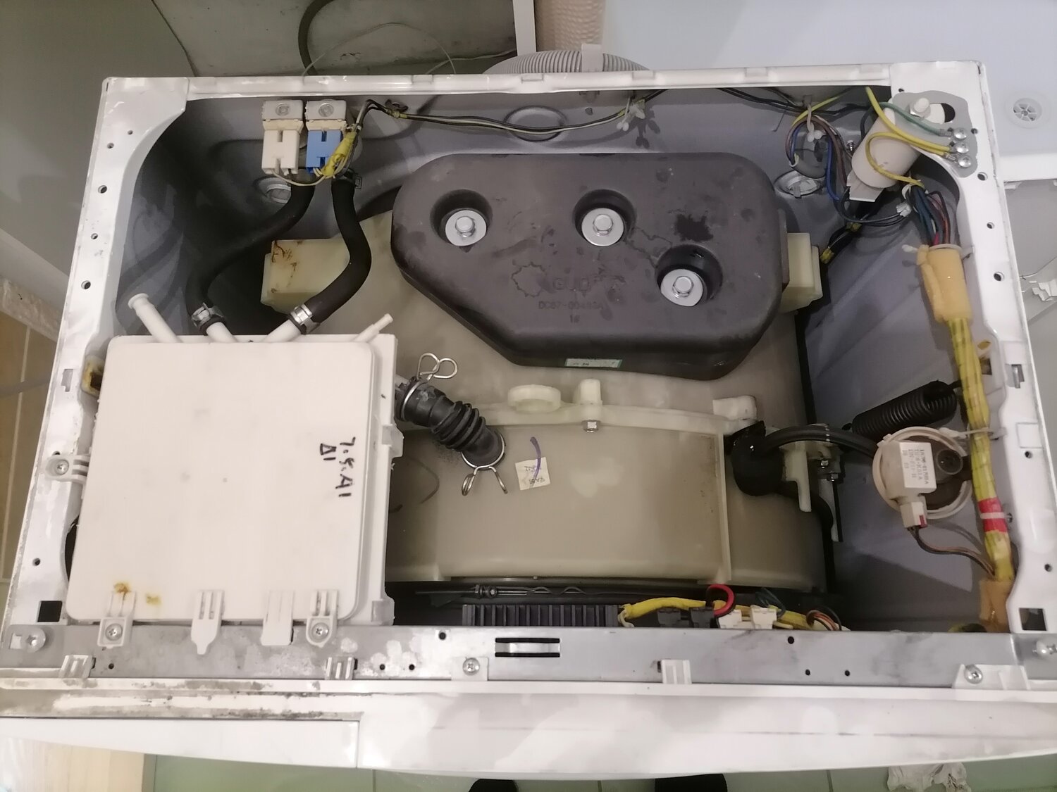 Ремонт стиральных машин с выездом на дом