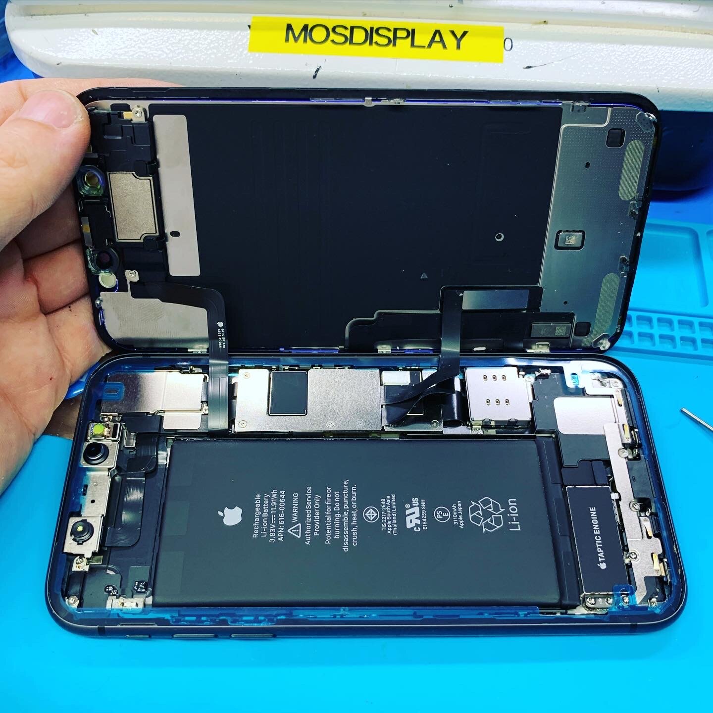 замена дисплея, замена дисплея на айфон 11, iphone xr разбор дисплейный модуль, замена дисплея на айфон, замена дисплейного модуля