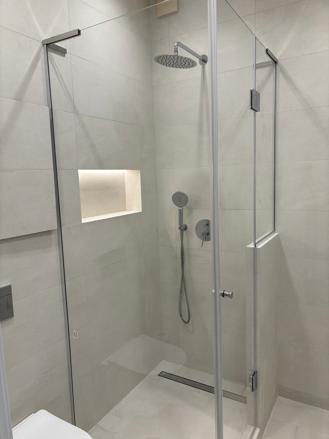 душевая стеклянная перегородка, душевая перегородка из стекла, стеклянная перегородка в душевой, душевая перегородка, душевая перегородка из стекла для душа