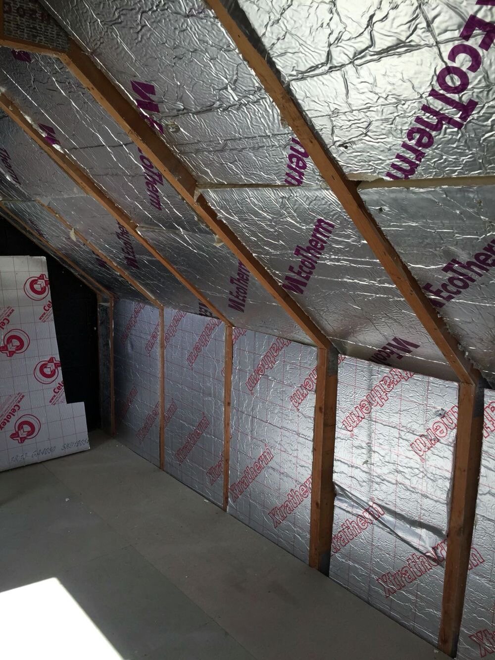 Укладка утеплителя кровли