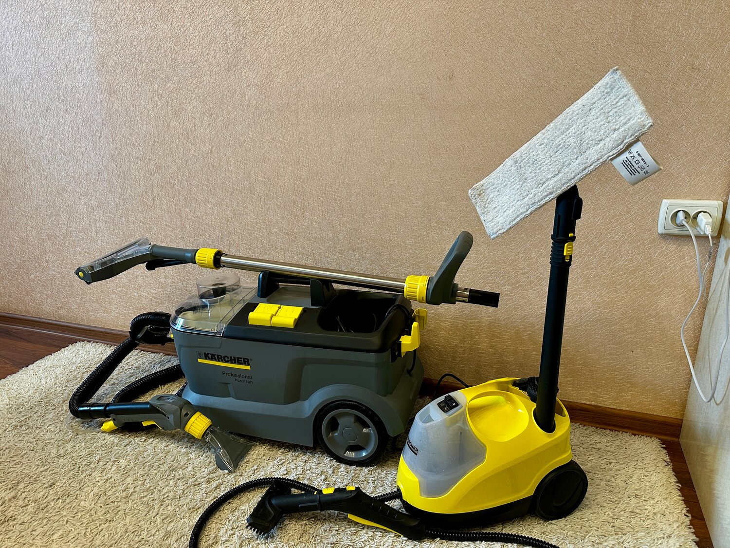 моющий пылесос керхер, karcher моющий пылесос puzzi 10, моющий пылесос керхер для химчистки мебели и ковров, пылесос для химчистки karcher puzzi 10, моющий пылесос karcher