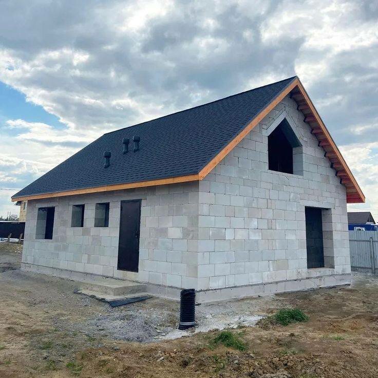 строительство дома из газобетона, проект z7 реализация, дом из газосиликатных блоков, дома из газобетона, баня из керамзитобетонных блоков 5х4