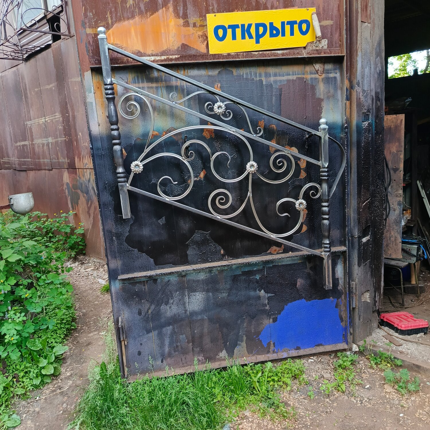 калитка с элементами ковки, кованая калитка, кованные изделия, перила кованые, калитка ковка