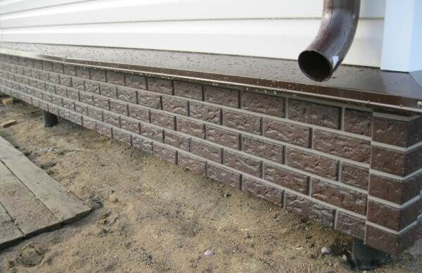 металлпрофиль облицовка цоколя, цокольный сайдинг, облицовка фундамента, отлив цокольный 7024, отделка цоколя