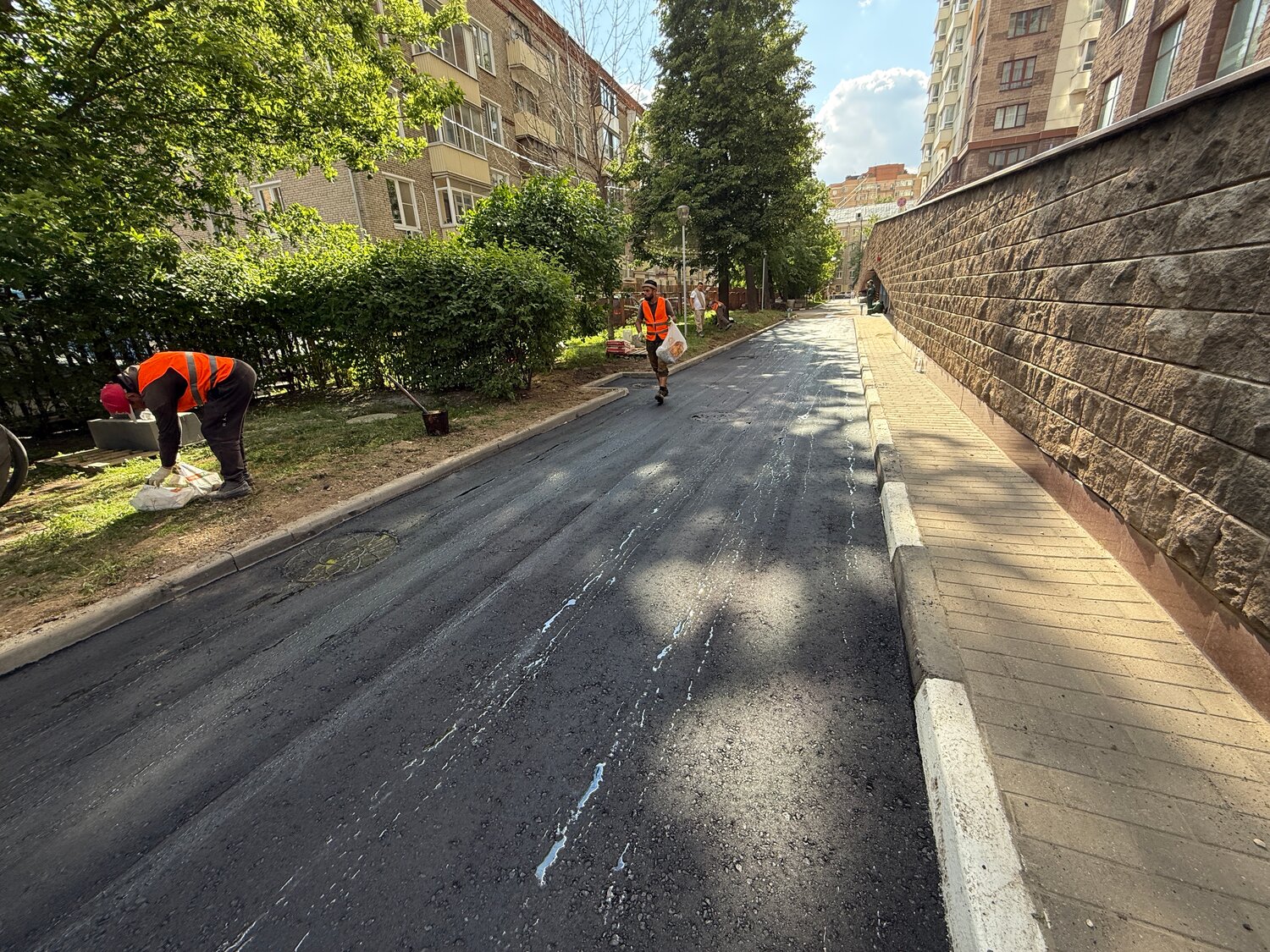 асфальтирование краснодар двора, дорога и тротуар, дорога в, тротуар, укладка асфальта