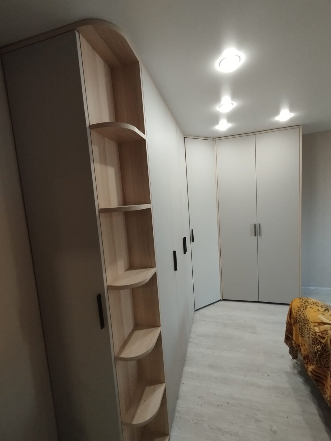 угловые шкафы, шкаф, шкаф в спальню угловой, распашной шкаф, шкаф распашной угловой