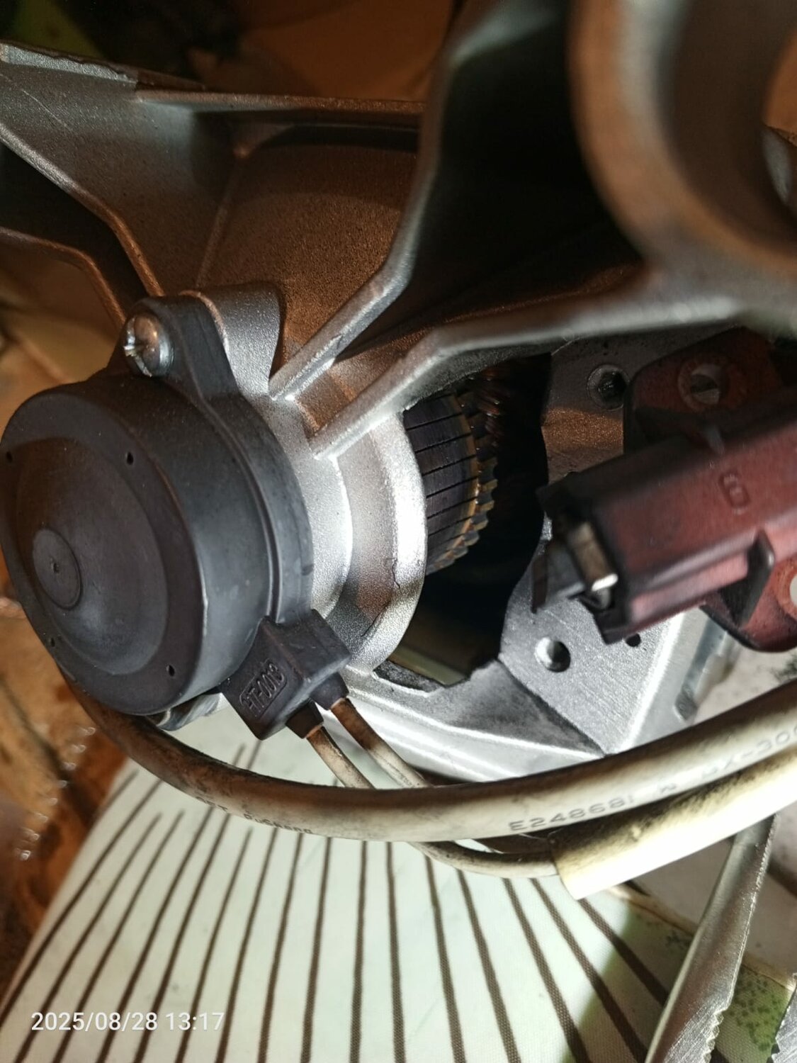 электродвигатель стиральной машины, двигатель стиральной машины, мотор стиральной машины, тахогенератор стиральной машины аристон, щеточный мотор стиральной машины