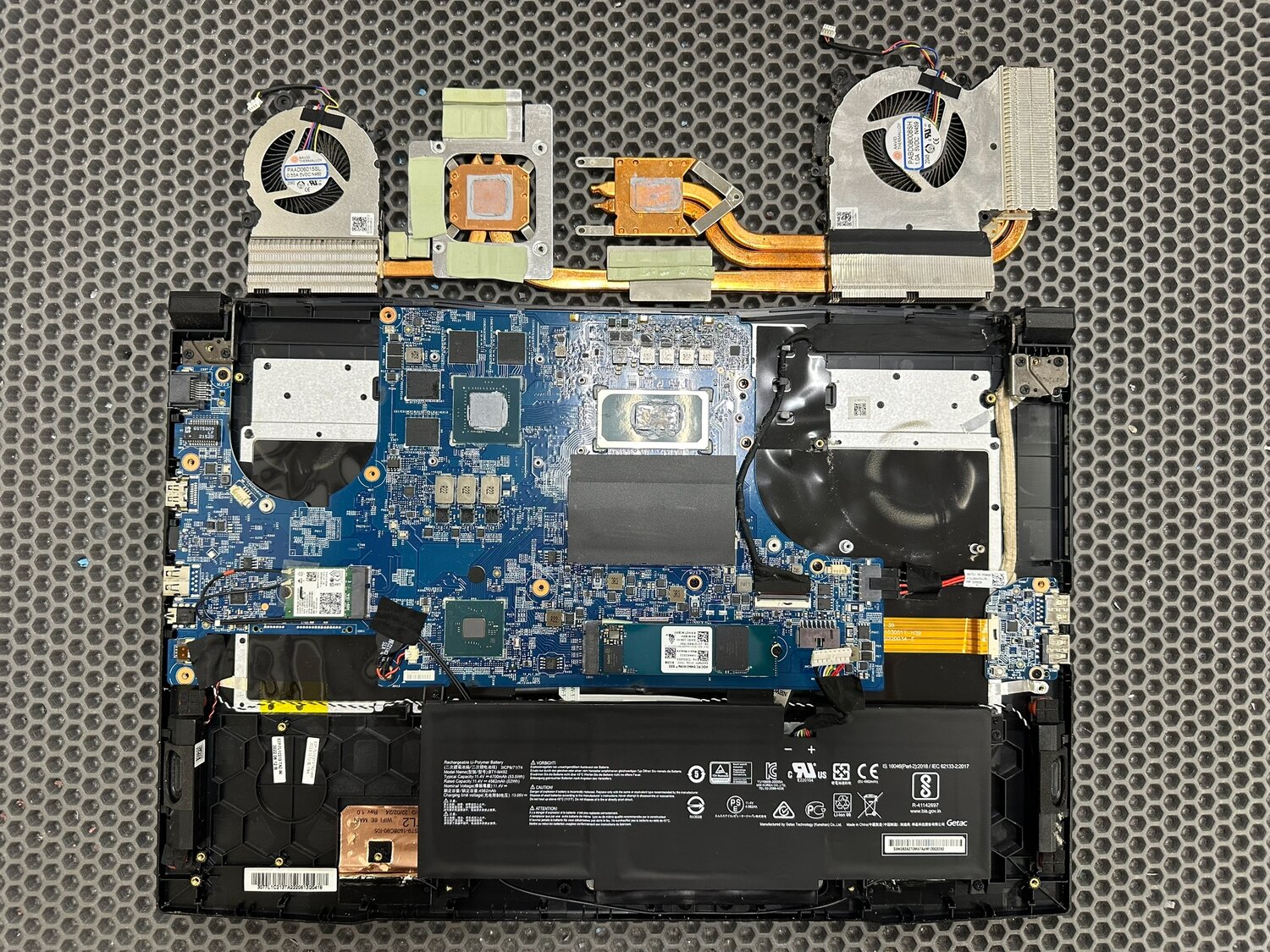 MSI Katana GF76 11UD плановое обслуживание