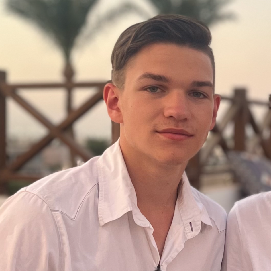 Александр Дедюхин