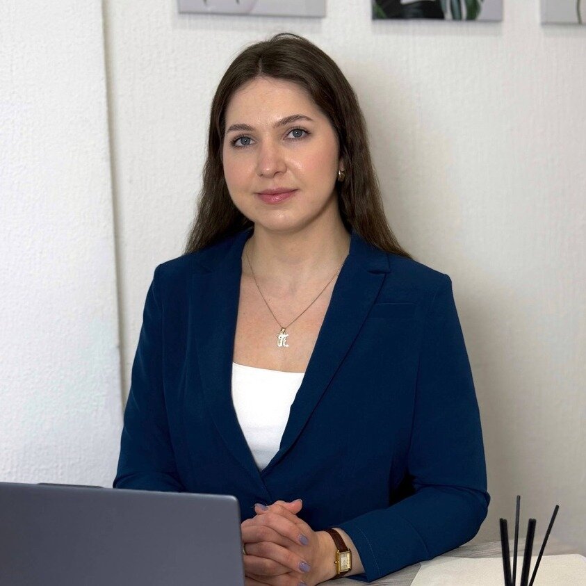 Полина Розова
