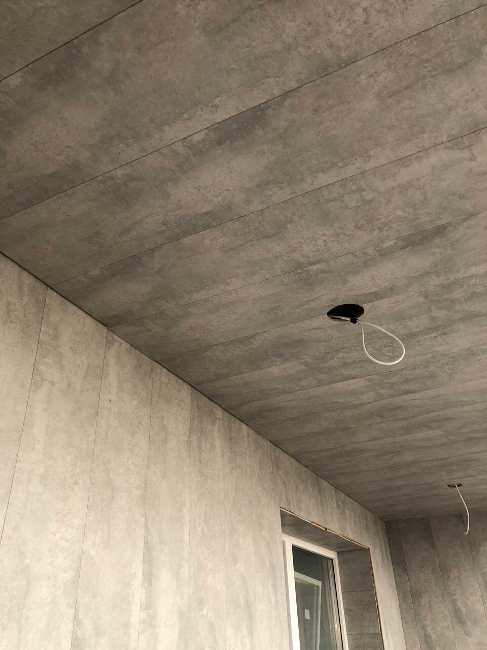 натяжной бетон tension loft, натяжной потолок под бетон, бетонные потолки, бетонный потолок в квартире, декоративная штукатурка потолка под бетон